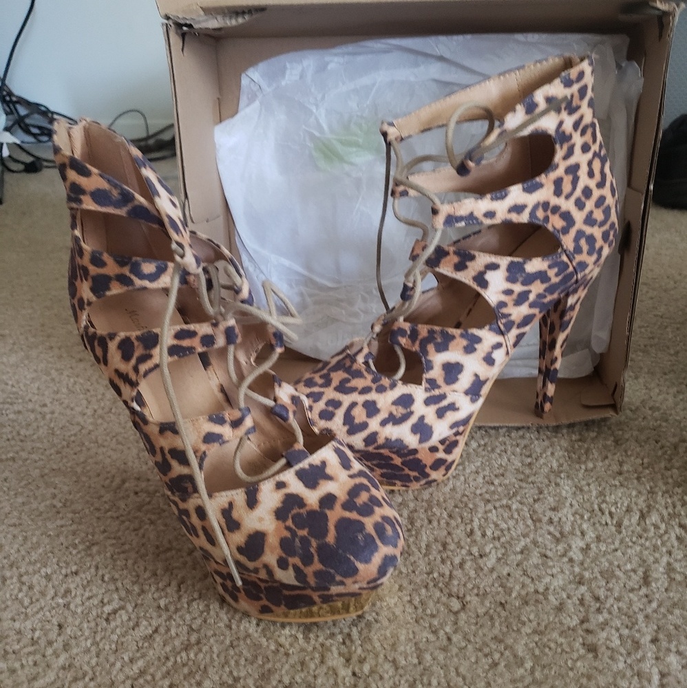 Shoes - Picture 4 of 4